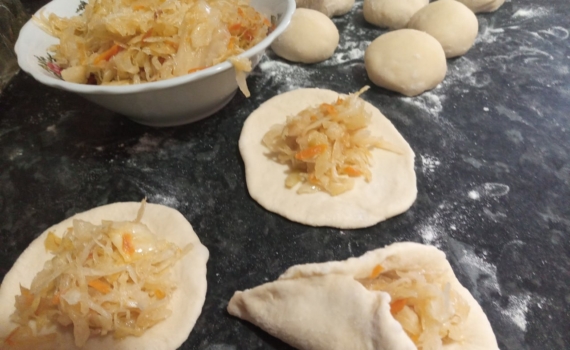 Это капустники, а не пирожки: гости не могут оторваться — готовлю за пять минут Это капустники, а не пирожки: гости не могут оторваться — готовлю за пять минут